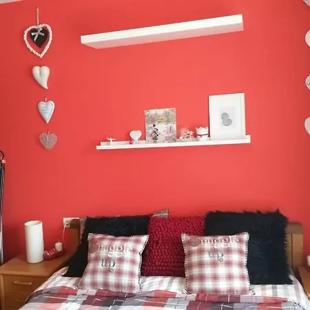 Apartment Close To Gondola-colorful One Bedroom Terrace&fire *