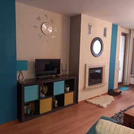 Apartment Close To Gondola-colorful One Bedroom Terrace&fire